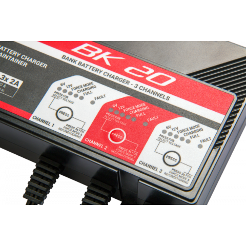 Chargeur de batterie intelligent BS BATTERY BK20 6V/12V 3x2A