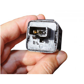 HIGHSIDER smart Flasher relay, electronic 12 V, narrow 3-way plug with 2 pins