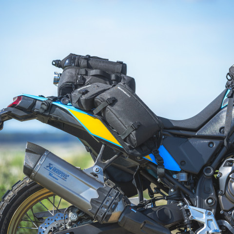 Harnais sur selle pour accessoires OXFORD Nomad Adventure
